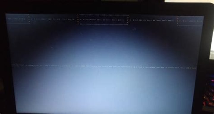 Black screen with colored dots when trying to boot from USB using rufus GPT partition on my laptop eMMC