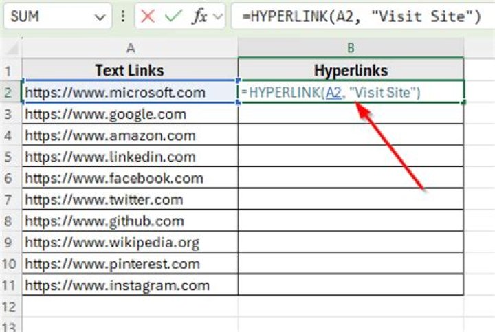 Excel: convert a column with hyperlinks to just display the links