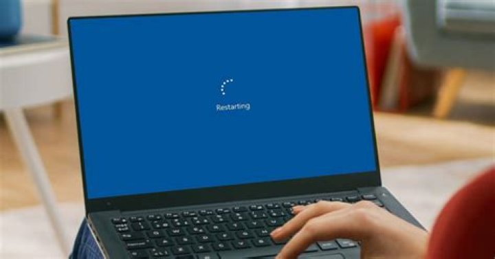 How can I restart my taskbar?