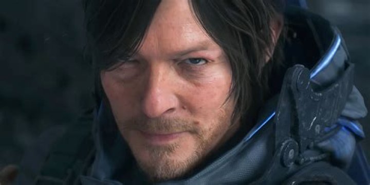 How do I prevent Death Stranding from auto-equipping blood bags?