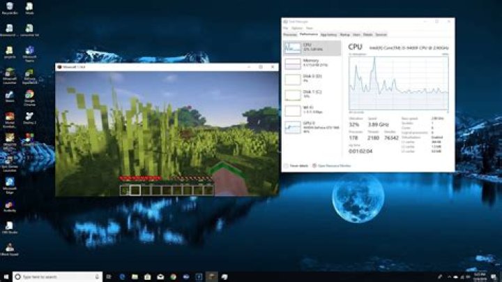 How much network data does Minecraft normally use?