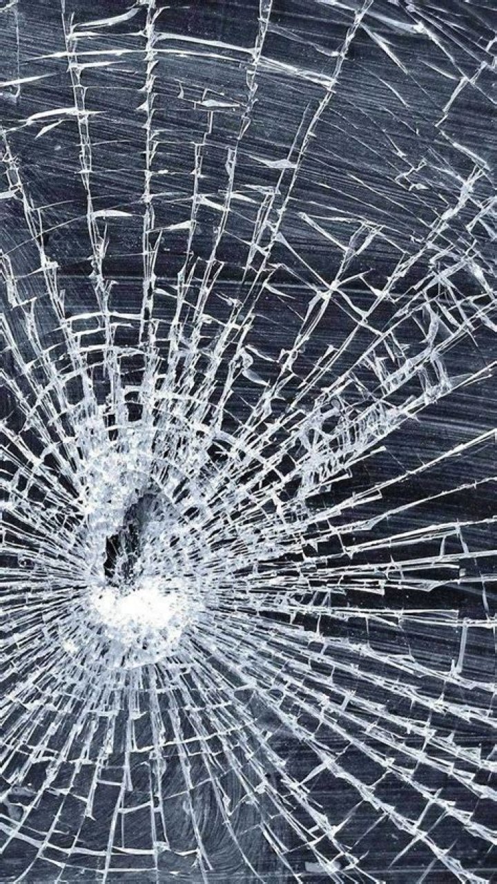 Photo of broken screen