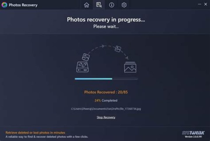 Screenshot: file recovery in progress