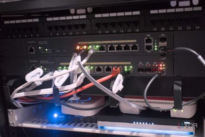 Using two wireless NICs at the same time on Windows 10 desktop PC