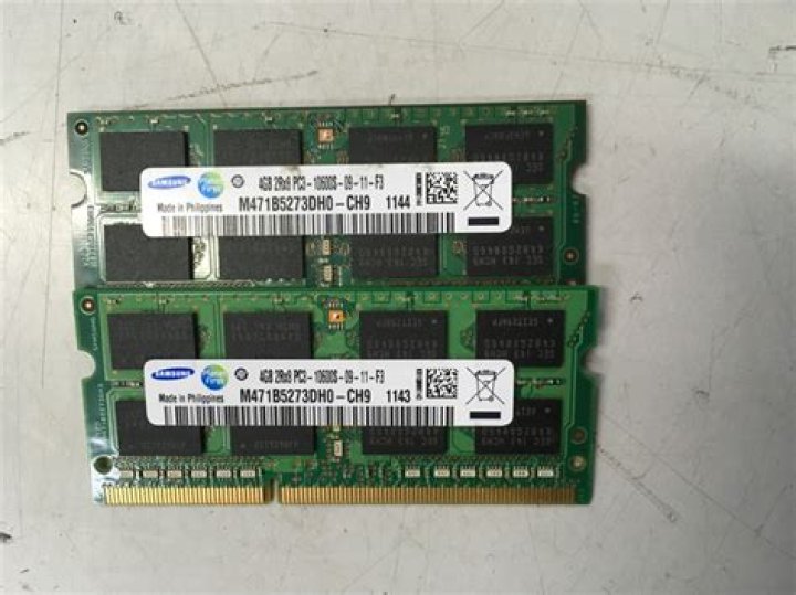 Whats the difference between those two Samsung 4GB 2Rx8 PC3 - 10600S memories